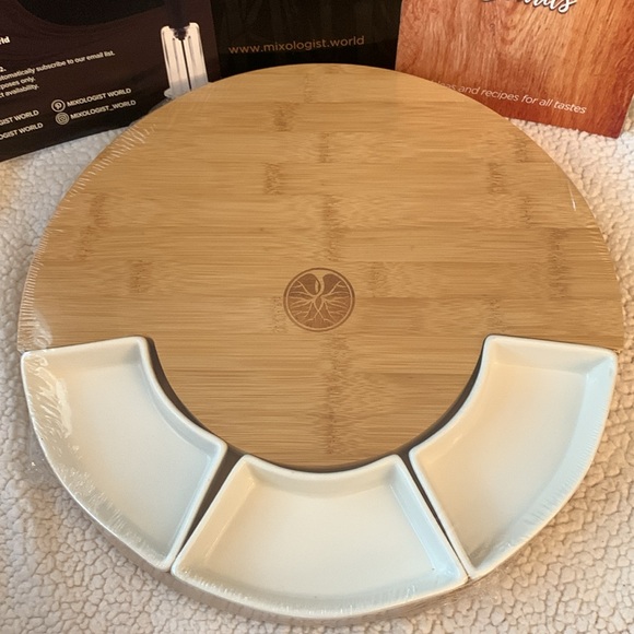 Mixologist World Other - NWT - Bamboo Charcuterie board and cutlery set